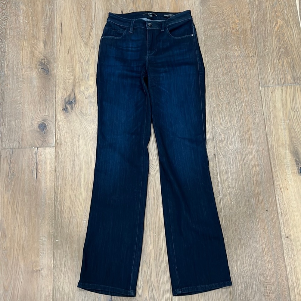 Guess Mid-Rise Sexy Straight 26